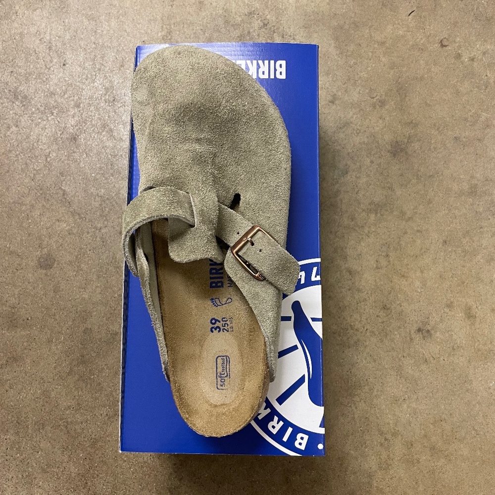 Gently used tan Birkenstock Mules Sz 39